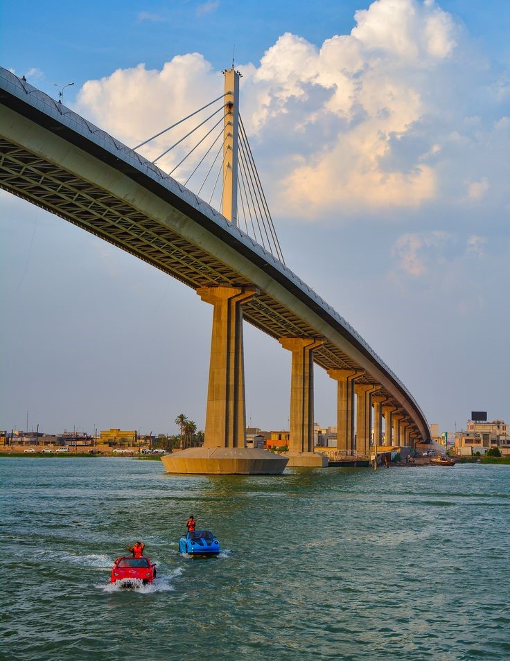 Basra waterways and port city - Southern Iraq's economic hub